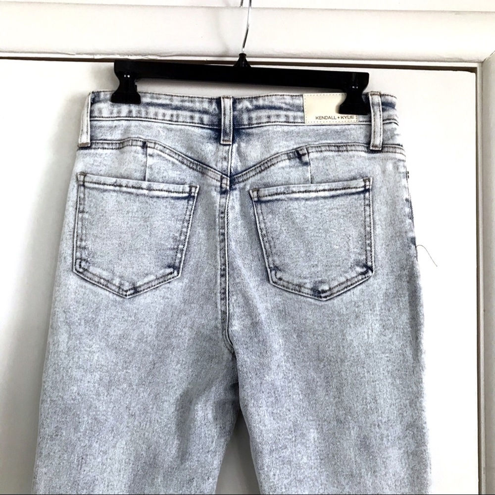 👖KENDALL + KYLIE THE ICON HIGH RISE CAPRI JEANS! - Picture 9 of 16